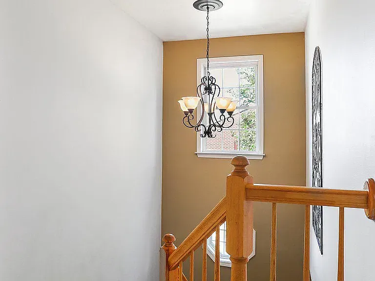 1127 Lindsay Ln — Photo 17