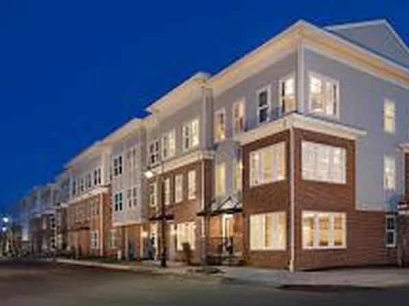 50 Fleet St, North Brunswick, NJ 08902