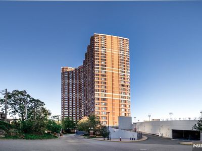 100 Old Palisade Rd APT 1616, Fort Lee, NJ, 07024