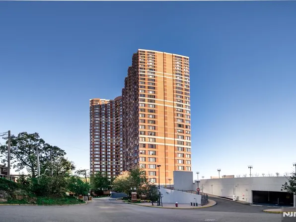 100 Old Palisade Rd APT 1616, Fort Lee, NJ 07024