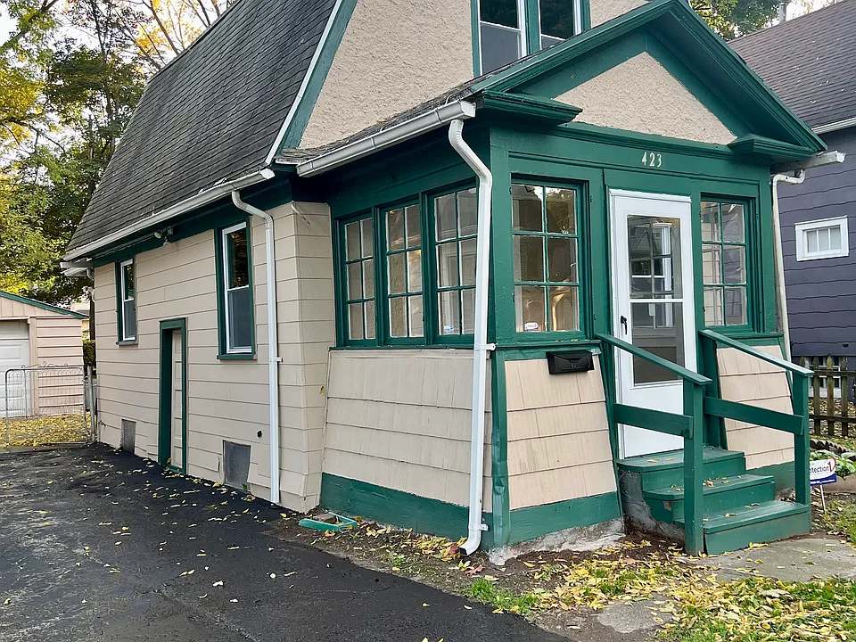 423 Cottage St