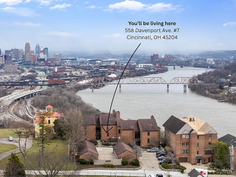 558 Davenport Ave #7