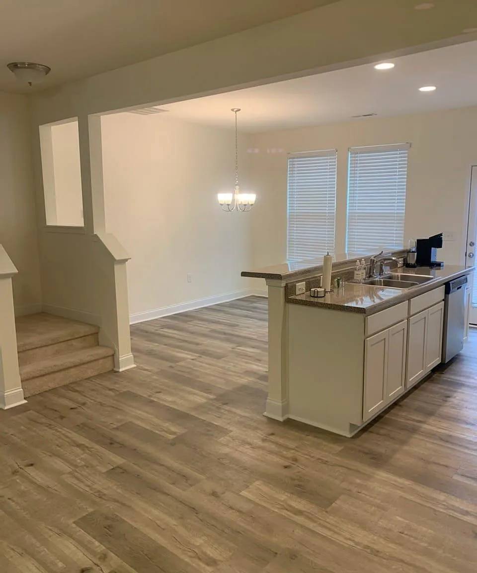 3 bed, 2.5 bath, 1600 sqft, $1,825 — Photo 3