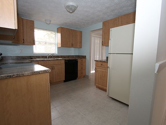 4th image of 2857 Goldenrod Cir W