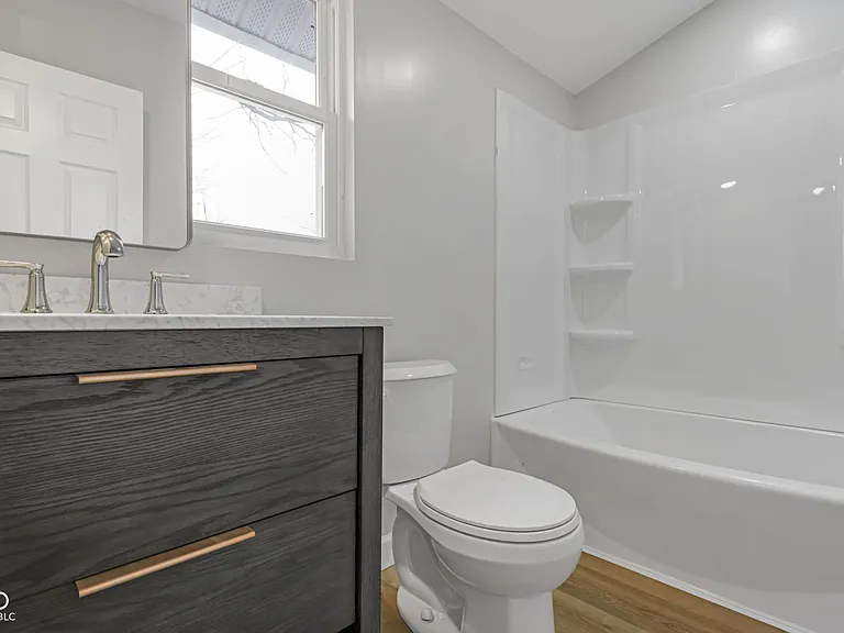 2209 Noble St #1 — Photo 10