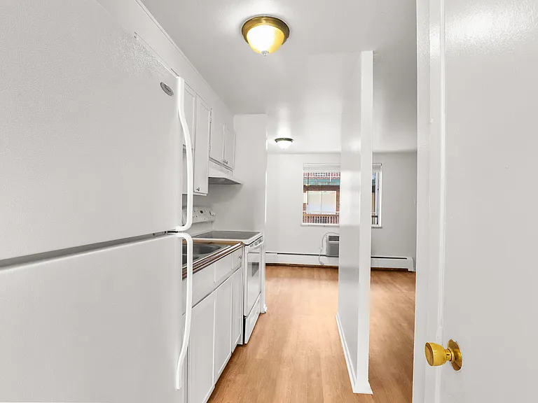 Camelot Apartments — Photo 11