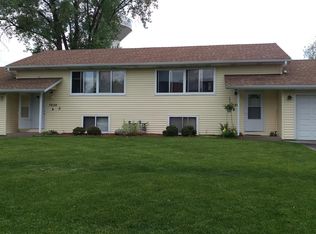 7636 Woodlawn Dr #A, Saint Paul, MN 55112