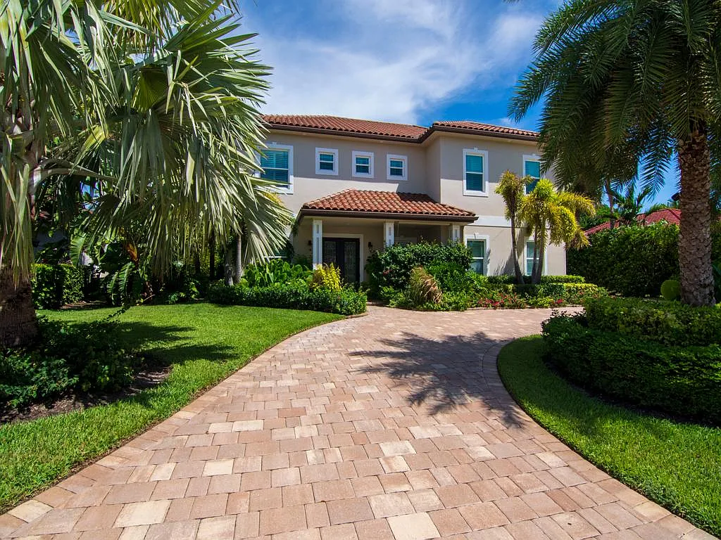4 bed, 3493 sqft, $20,000 — Photo 3