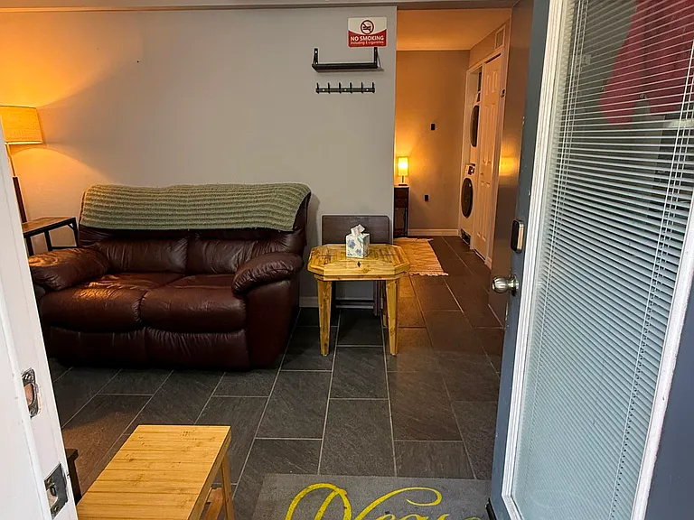 803 E James St #2-1 — Photo 4