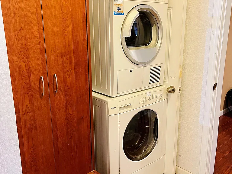 1936 Aldrich Ave S #103 — Photo 3