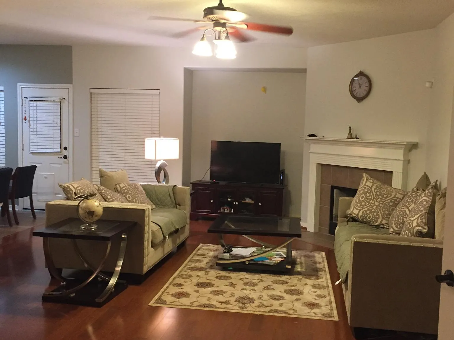 3 bed, 1983 sqft, $2,300 — Photo 3