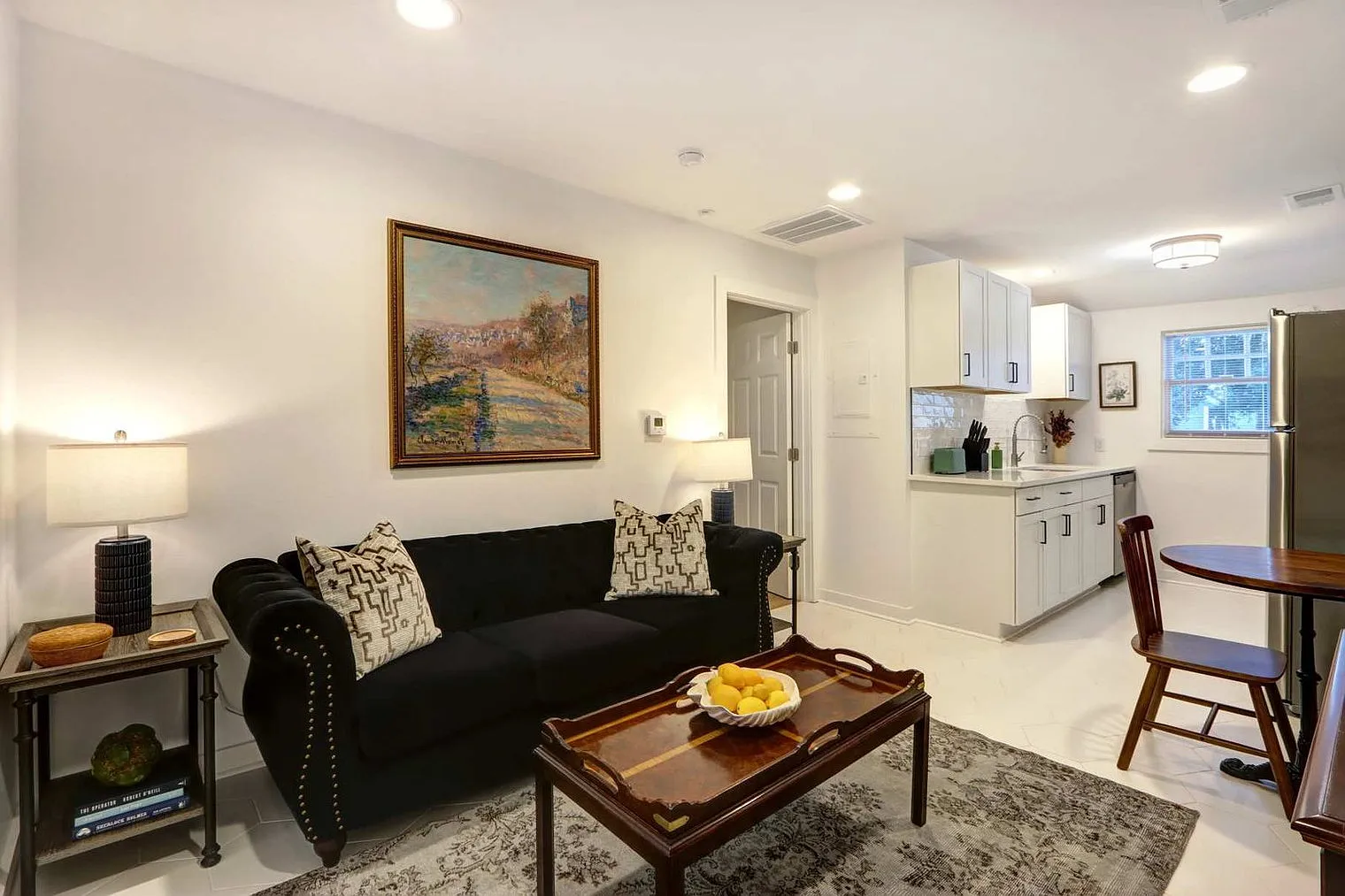 1 bed, 1.0 bath, $2,215 — Photo 1
