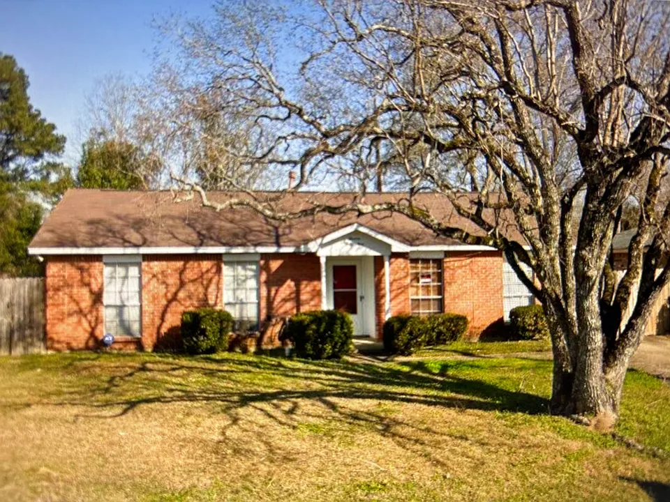 1149 Oakbrook Dr