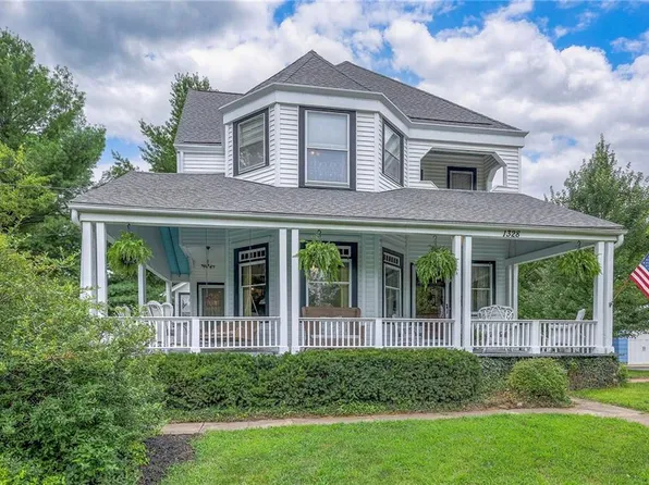 1328 Main St, Parkville, MO 64152