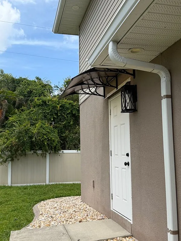 1 bed, 1.5 bath, 1000 sqft, $1,400 — Photo 2