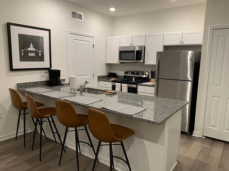 Towne Center Apartments — Photo 12