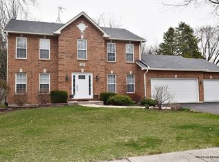 717 Bernadette Ln, Batavia, IL 60510