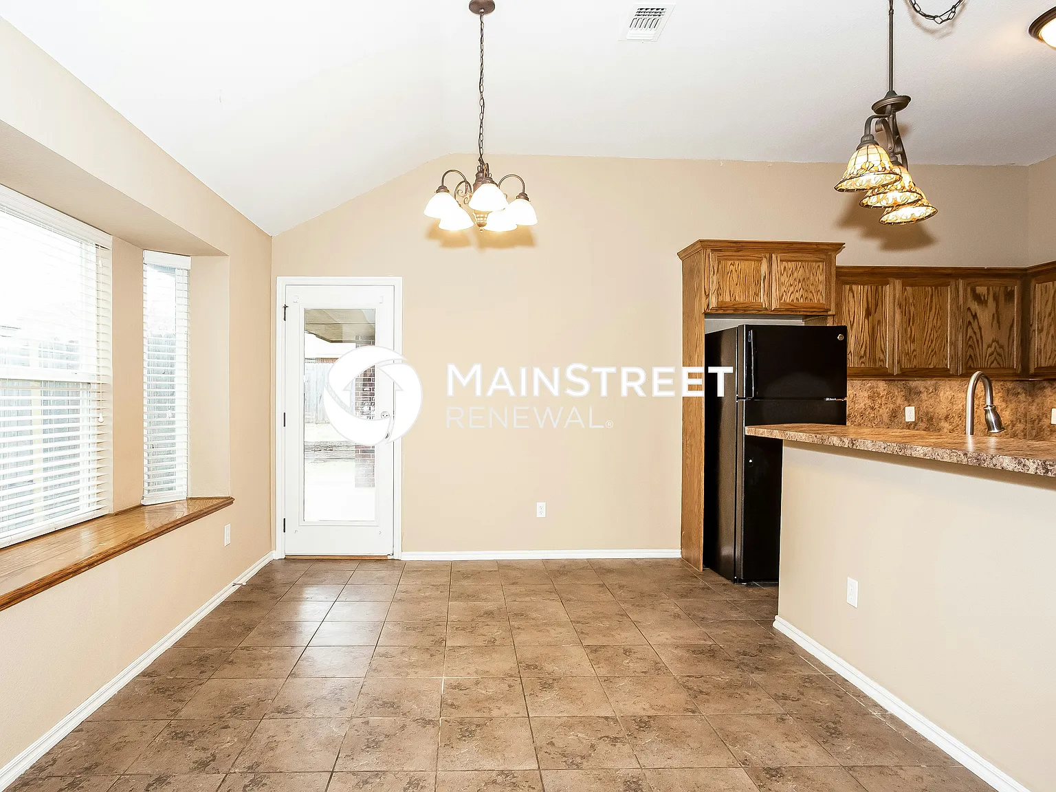 305 Tecumseh Meadows Dr — Photo 4