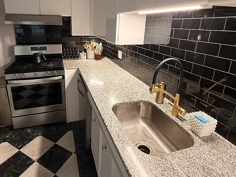 19 Claremont Ave #2 — Photo 24