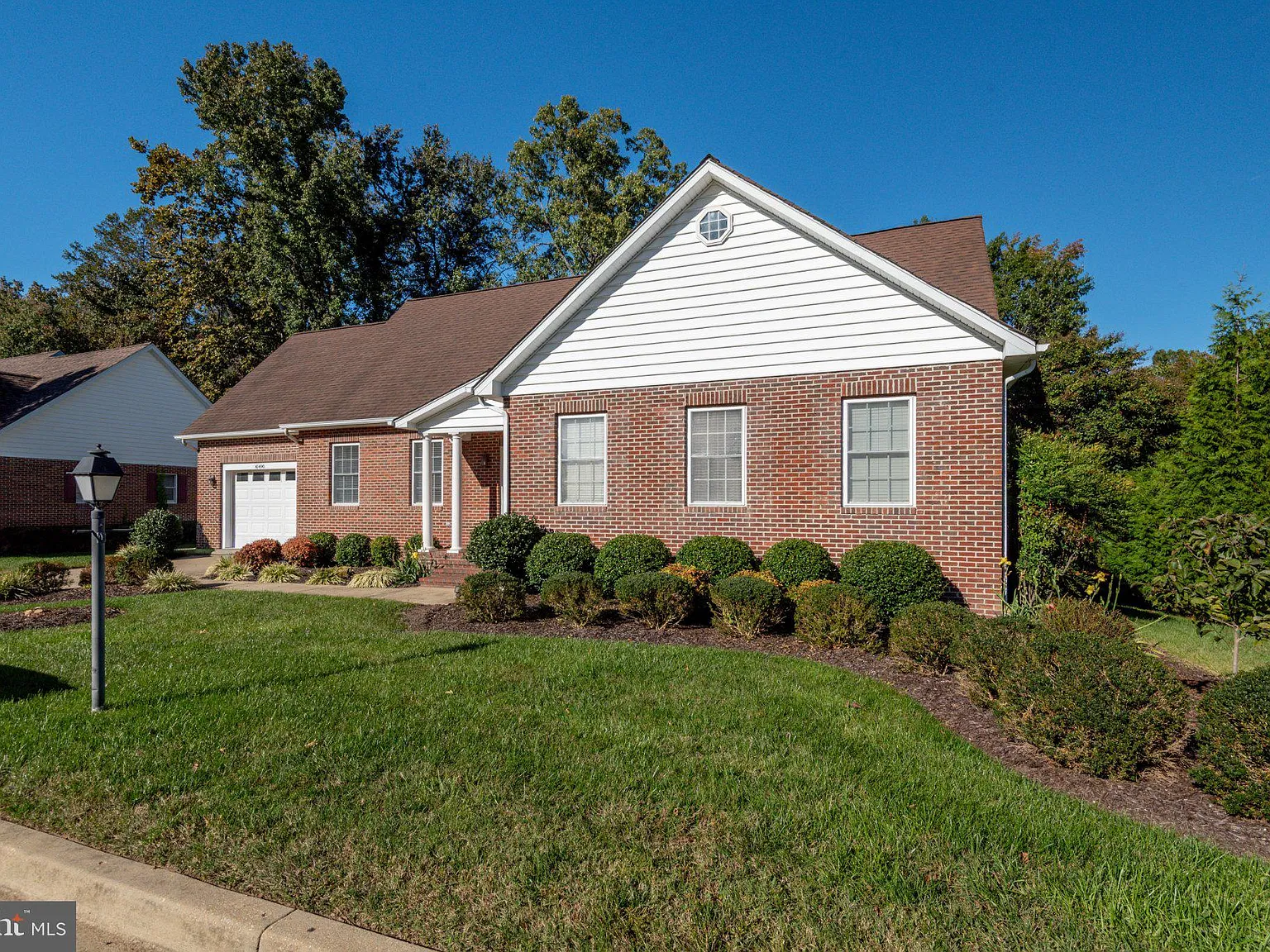 2 bed, 2.0 bath, 1558 sqft, $2,500 — Photo 3