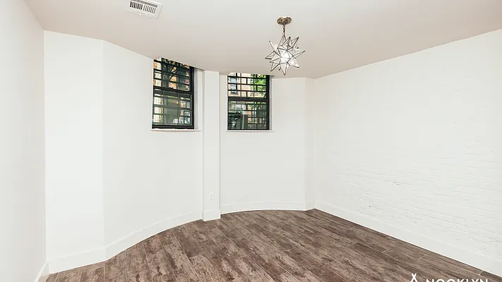 Rented by Nooklyn NYC LLC | media 24