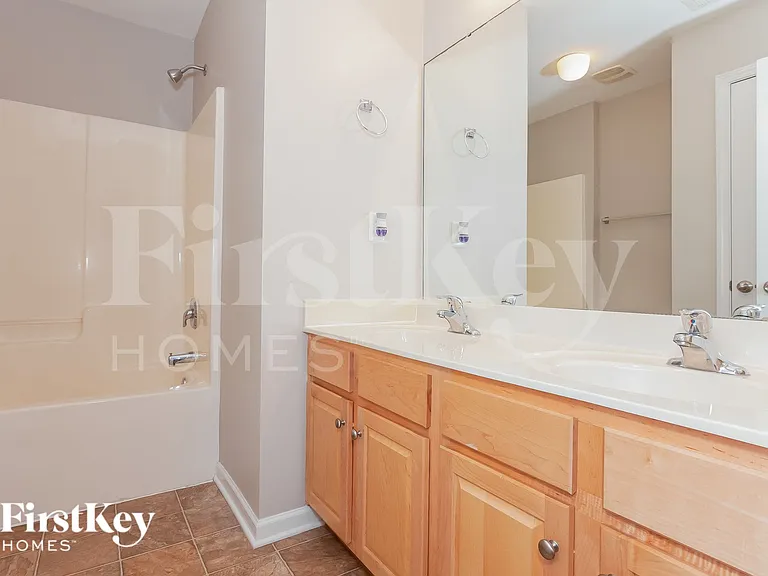15507 Troubadour Ln — Photo 13