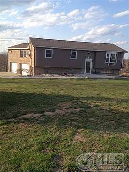 1st image of 9 Ellen Dr