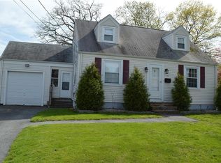 14 Haverford Rd, Warwick, RI 02886