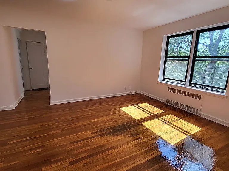1275 E 5th St #3G — Photo 1