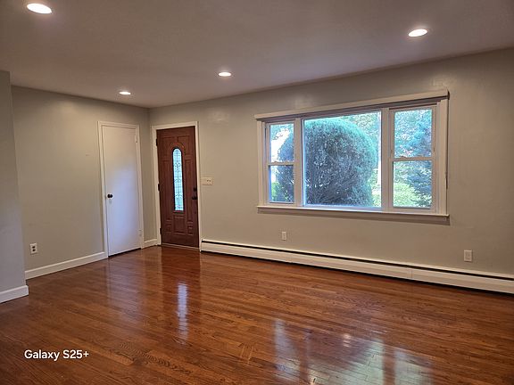 Large 1st Floor Living Room