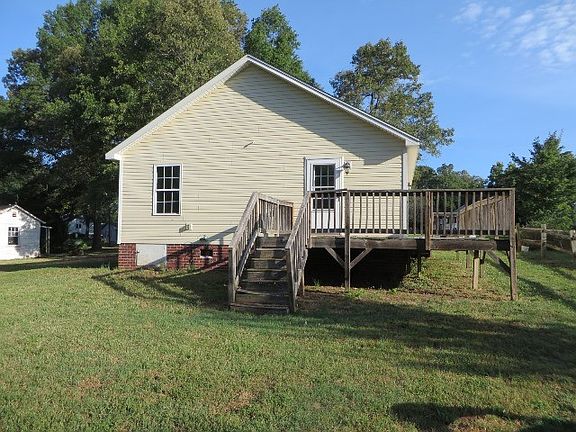 4th image of 700 Martha Ave