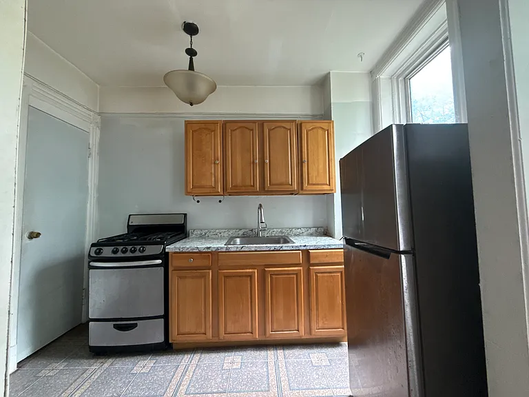 835 Greene Ave #3 — Photo 5