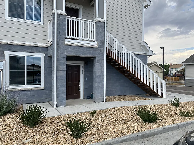 1831 S Dunkirk St #101 — Photo 23