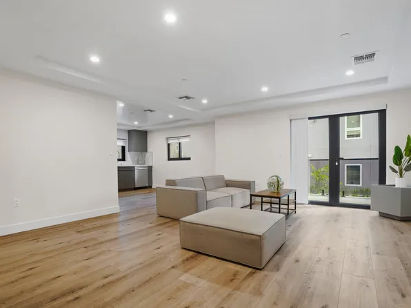 848 S Mariposa Ave, Los Angeles, CA