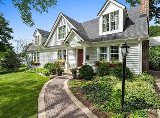 14 Circle Ave, Wheaton, IL 60187