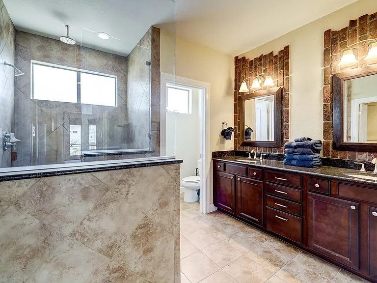 1305 Delano St — Photo 7