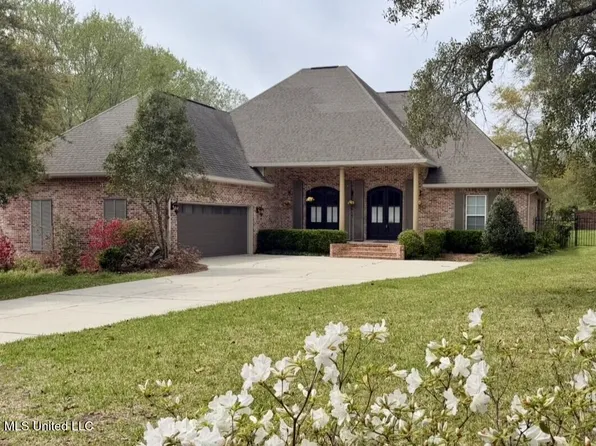 2062 Mauvilla Cv, Biloxi, MS 39531