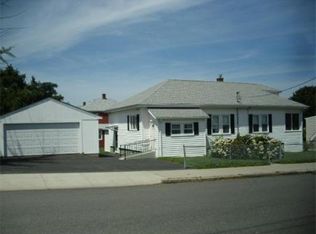 665 Pokross St, Fall River, MA 02724
