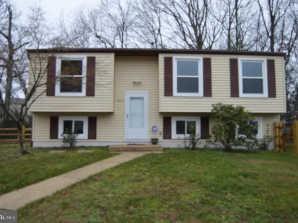 4049 Parker Ct, Waldorf, MD 20602