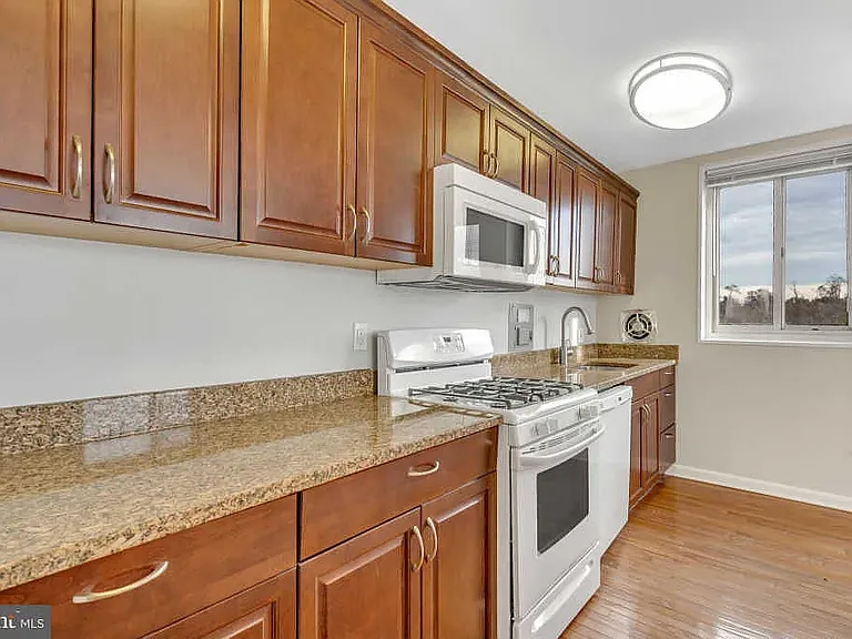 4000 Tunlaw Rd NW #1111 — Photo 6