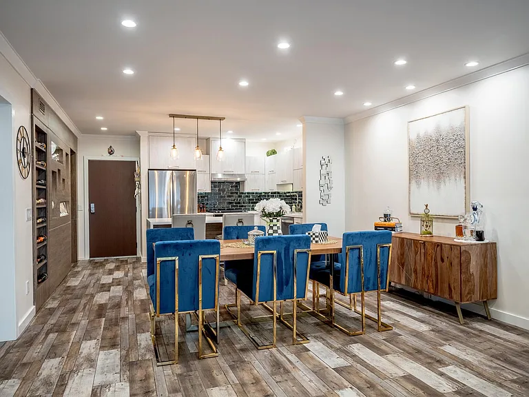 330 N Jackson St #316 — Photo 9