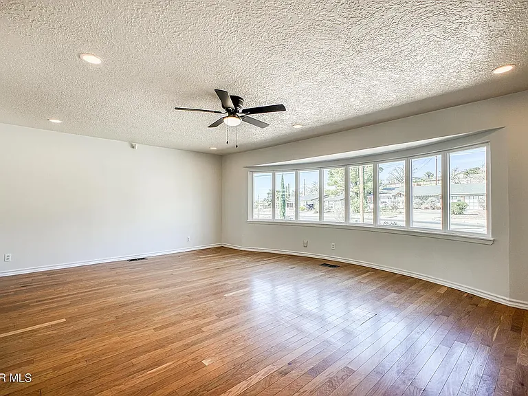 6253 Westwind Dr — Photo 4