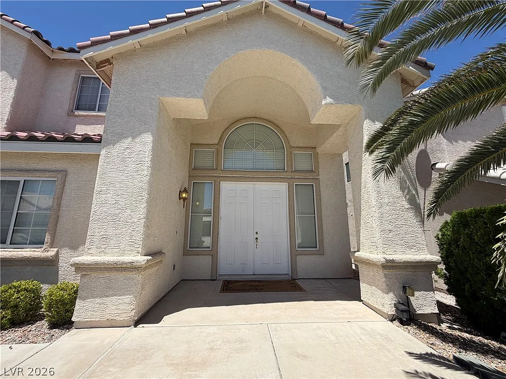5 bed, 3.0 bath, 4298 sqft, $3,200 — Photo 3