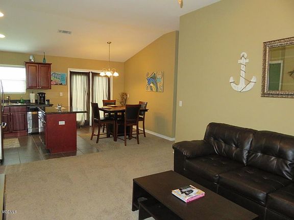 5th image of 13296 Wisteria Dr