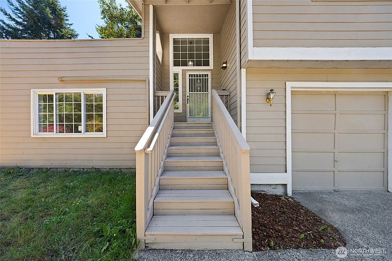 4th image of 919 SW 319th Place