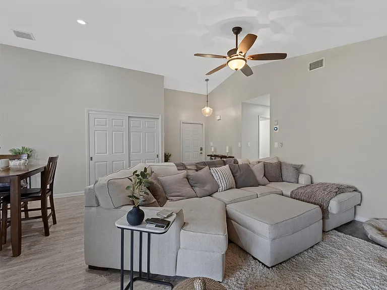 2482 Bedford Mews Dr — Photo 9