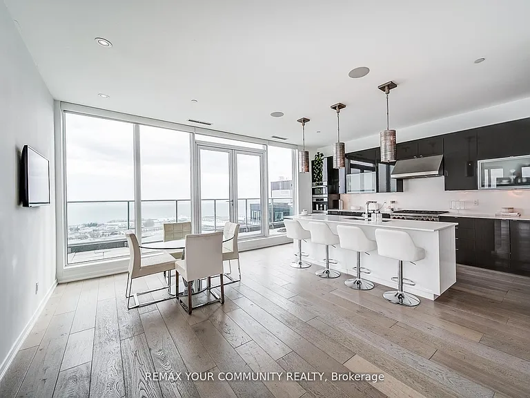 150 E Liberty St #Penthouse 2 — Photo 5