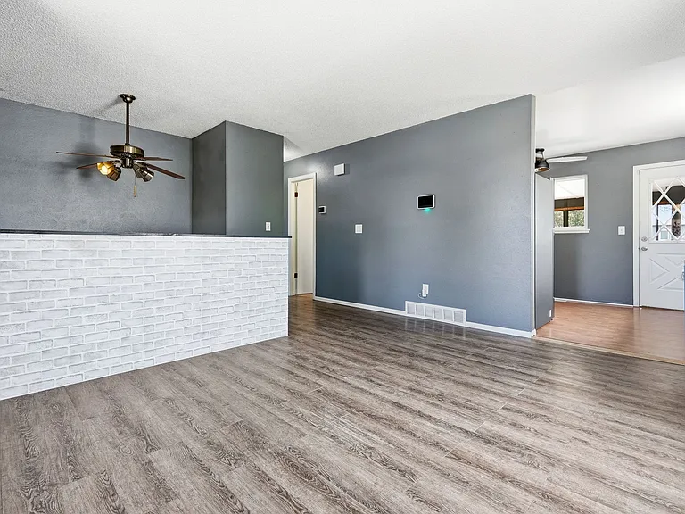 16078 E 17th Pl — Photo 3