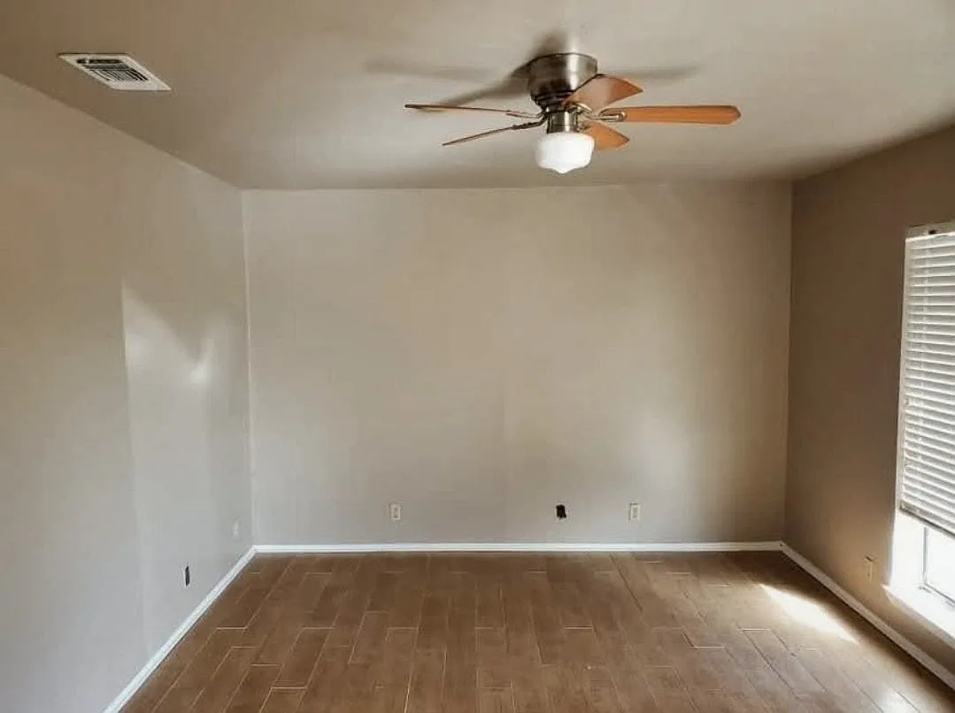 2 bed, 958 sqft, $1,100 — Photo 2
