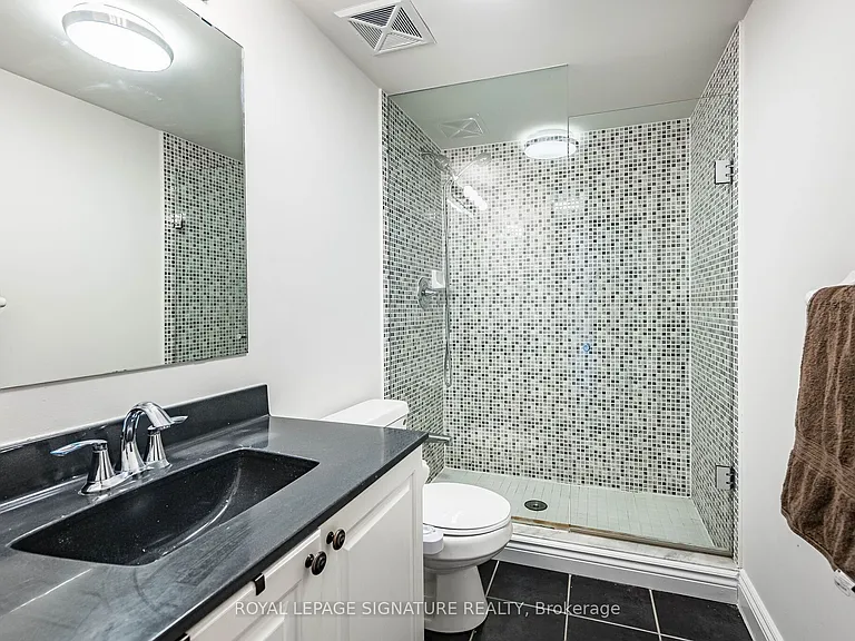 3985 Eglinton Ave W #17 — Photo 36